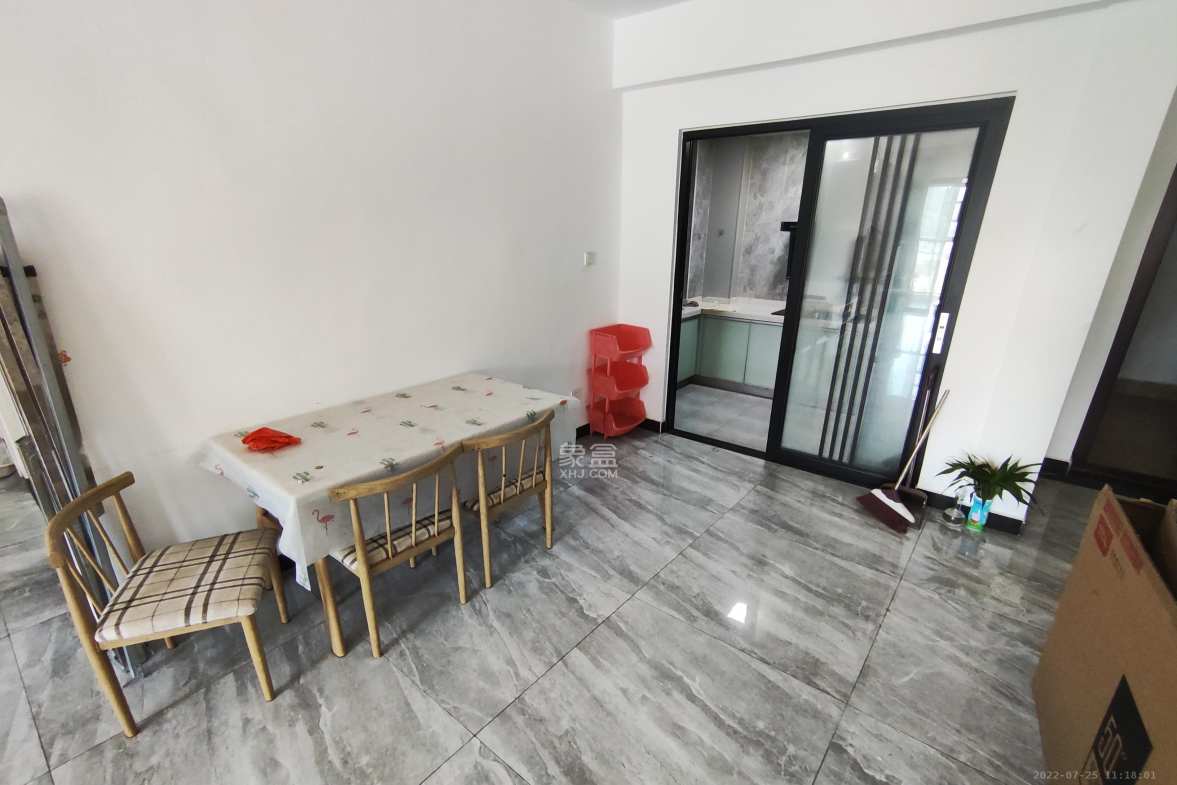 乾源国际 4室2厅2卫 2300.0元/月 乾源国际 4室2厅2卫 2300.0元/月室内图