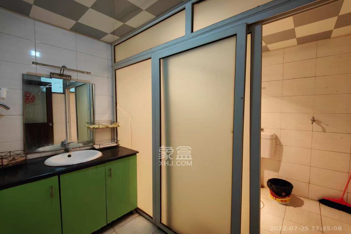 星沙一区  4室2厅1卫    1580.0元/月室内图