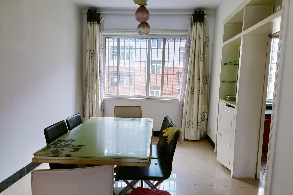 广圆秀之都  3室2厅1卫    49.8万客厅