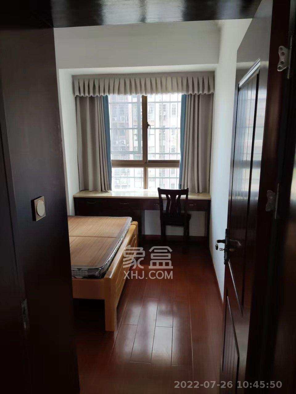 湖湾世景  4室2厅2卫    2800.0元/月室内图1