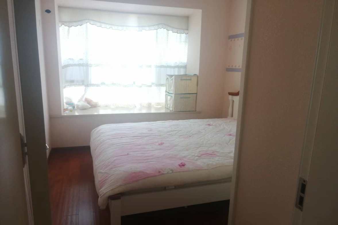 会龙山溪谷（住宅）  4室2厅2卫   90.80万室内图