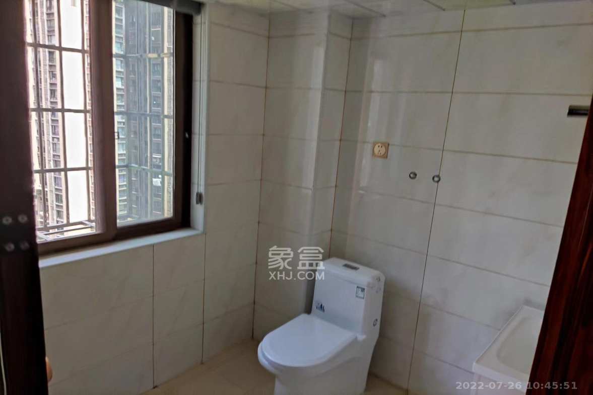 湖湾世景  4室2厅2卫    2800.0元/月室内图