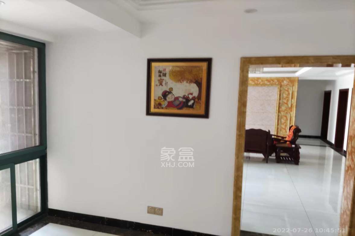 湖湾世景  4室2厅2卫    2800.0元/月室内图