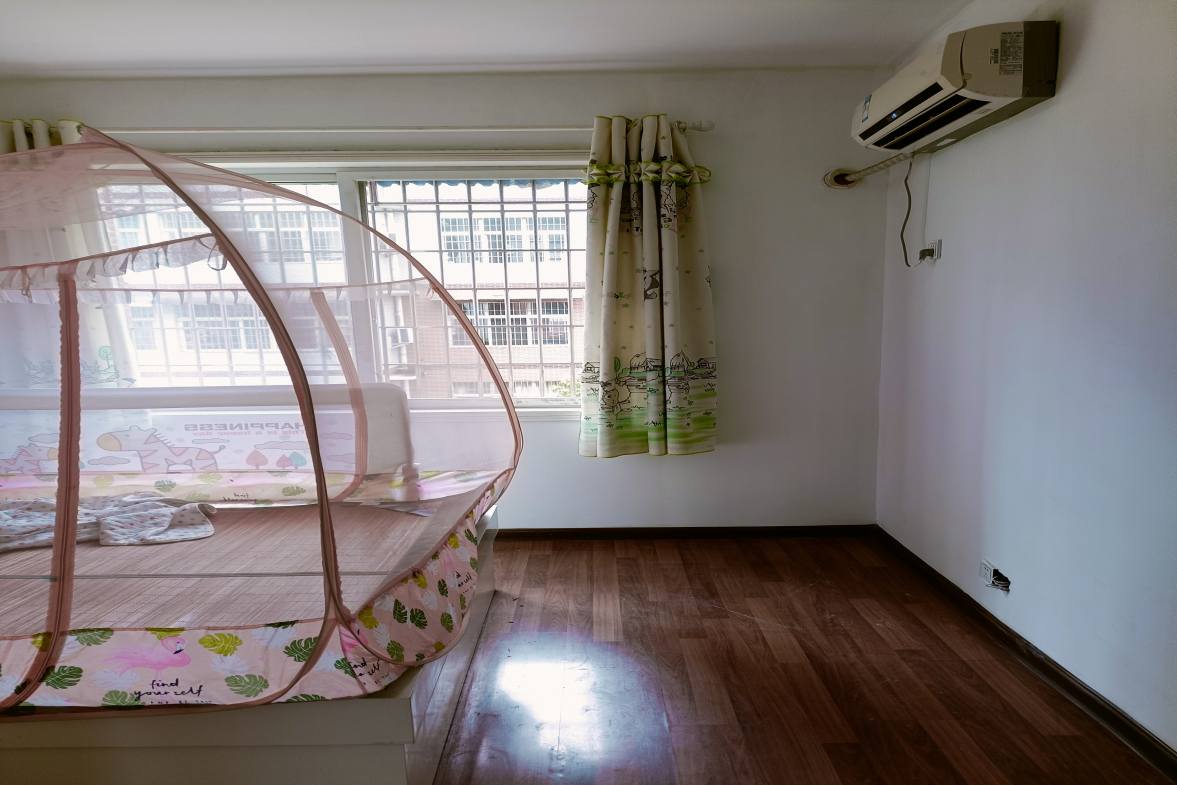 广圆秀之都  3室2厅1卫    49.8万客厅