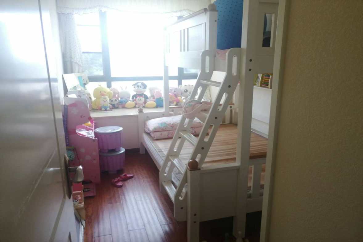 会龙山溪谷（住宅）  4室2厅2卫   90.80万室内图