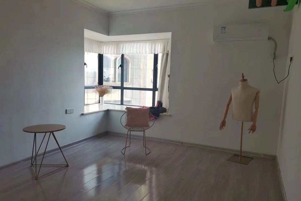 康城上品  1室1厅1卫   1000.00元/月室内图