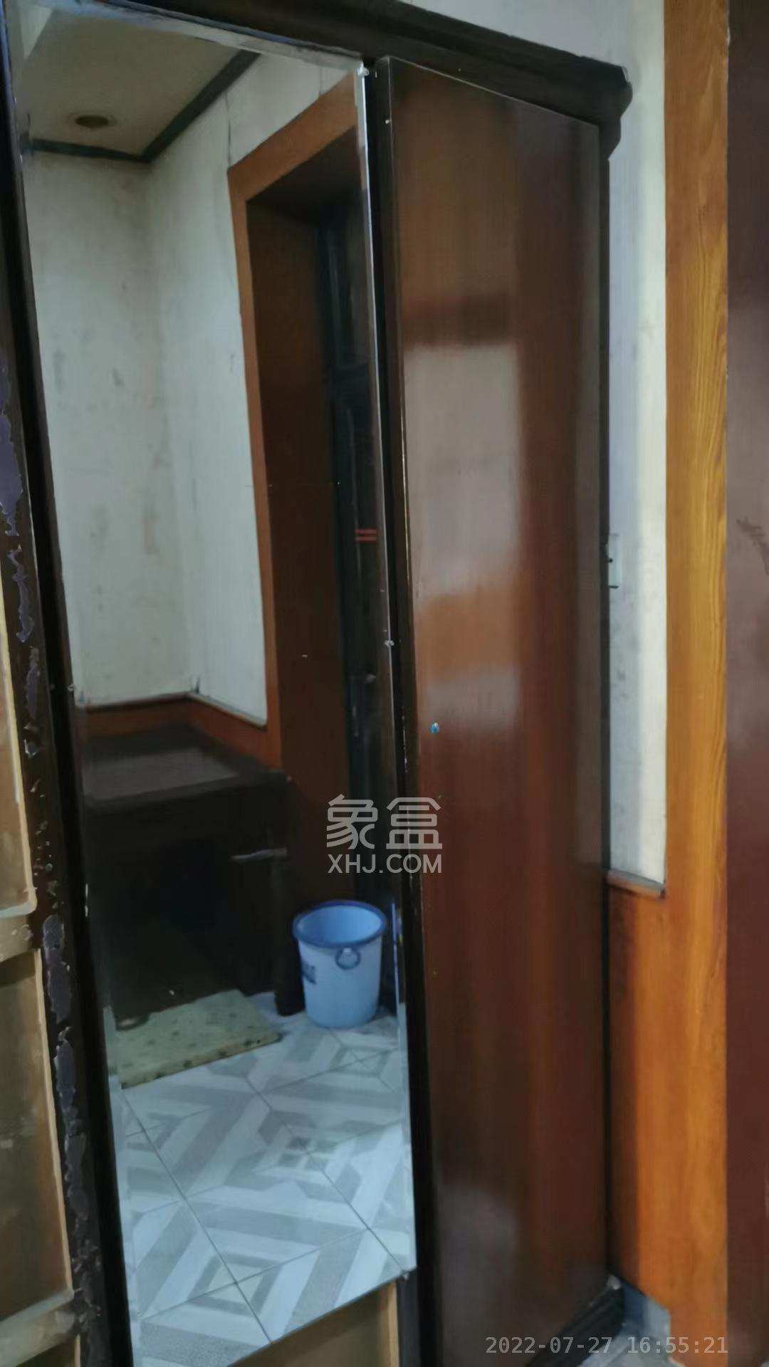 燕山街社区  3室1厅1卫    2000.0元/月室内图
