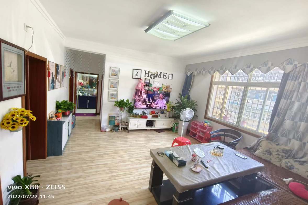 涟钢福岭路二十三冶住宅楼  3室2厅1卫    39.8万 涟钢福岭路二十三冶住宅楼  3室2厅1卫    39.8万室内图