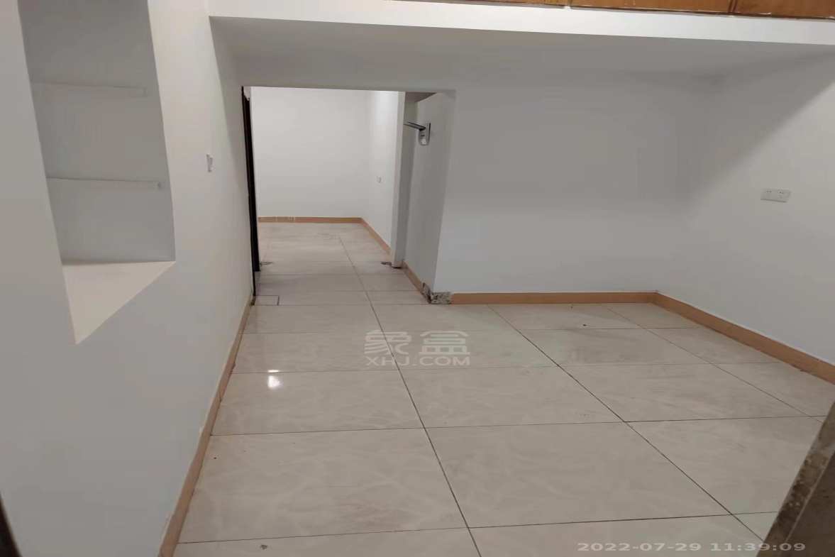 操坪社区 3室1厅1卫 1000.0元/月 操坪社区 3室1厅1卫 1000.0元/月室内图