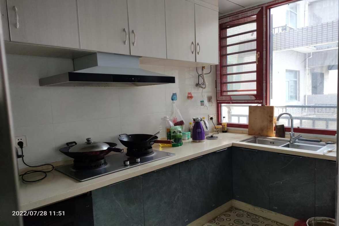 建设鑫苑  4室2厅2卫    3500.0元/月室内图1