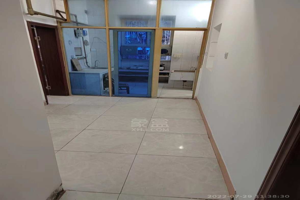 操坪社区 3室1厅1卫 1000.0元/月 操坪社区 3室1厅1卫 1000.0元/月室内图