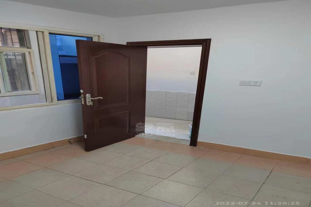 操坪社区 3室1厅1卫 1000.0元/月 操坪社区 3室1厅1卫 1000.0元/月室内图