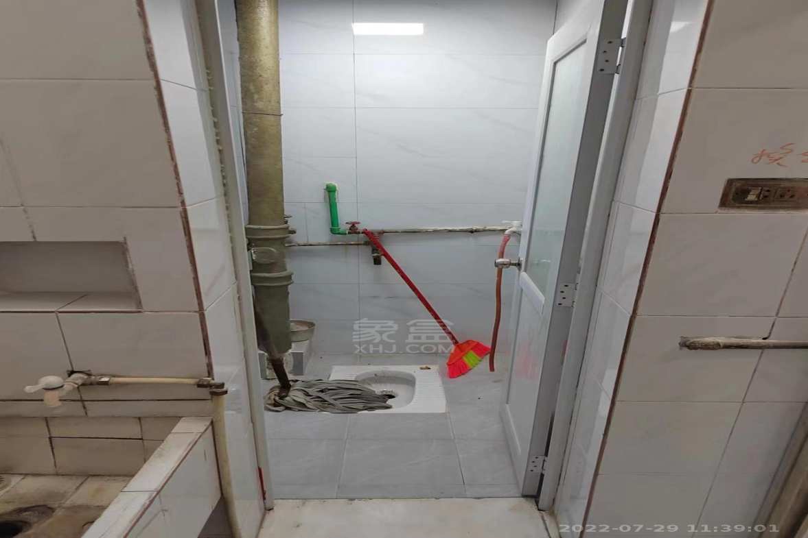 操坪社区 3室1厅1卫 1000.0元/月 操坪社区 3室1厅1卫 1000.0元/月室内图