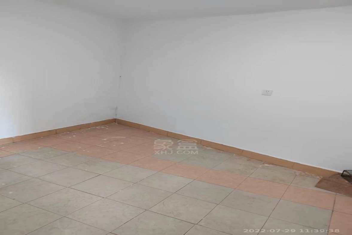 操坪社区 3室1厅1卫 1000.0元/月 操坪社区 3室1厅1卫 1000.0元/月室内图