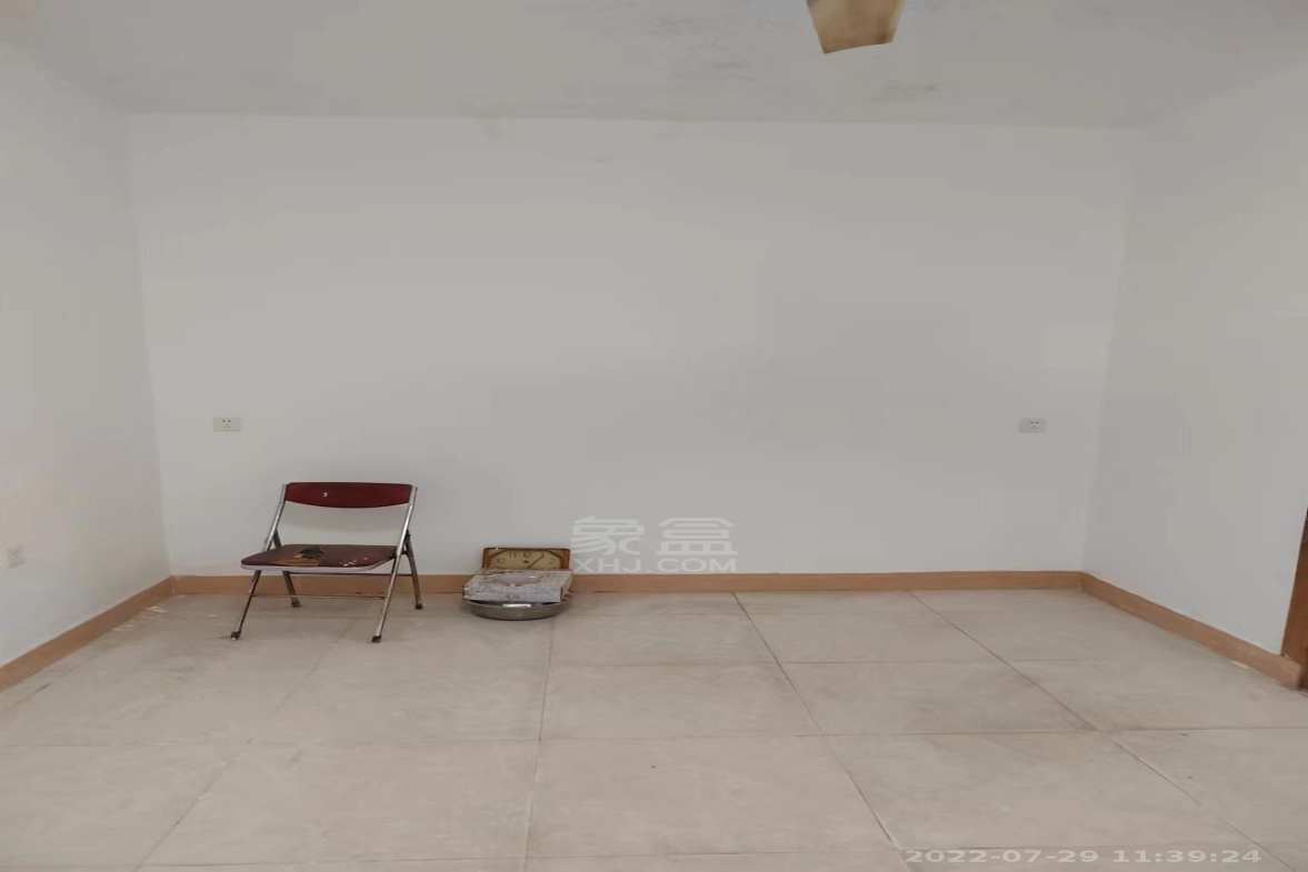 操坪社区 3室1厅1卫 1000.0元/月 操坪社区 3室1厅1卫 1000.0元/月室内图