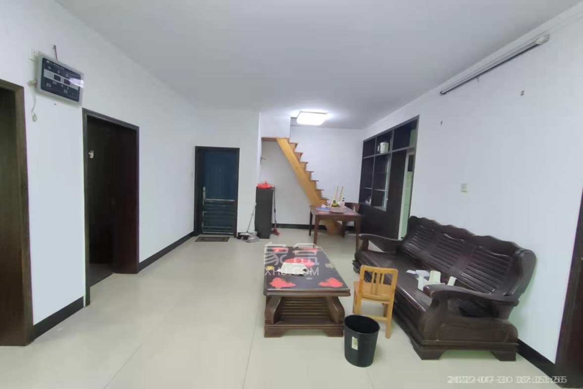 石塘冲 3室1厅1卫 1200.0元/月 石塘冲 3室1厅1卫 1200.0元/月室内图