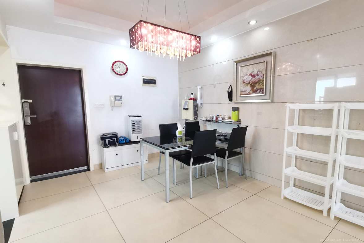 莱茵小镇  3室2厅2卫    1600.0元/月室内图