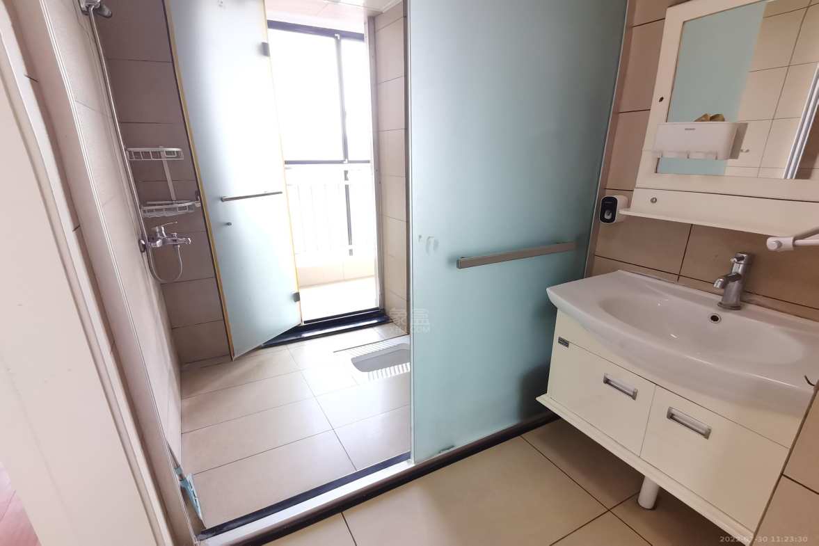 莱茵小镇  3室2厅2卫    1600.0元/月室内图