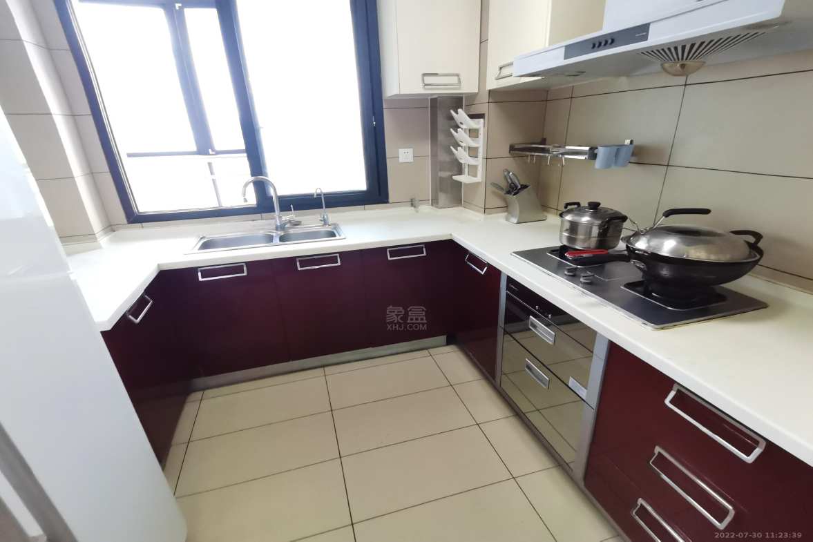 莱茵小镇  3室2厅2卫    1600.0元/月室内图