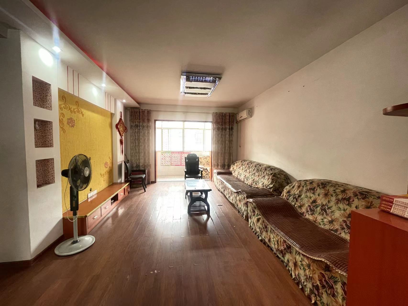 红旗红.静园  3室2厅2卫    56.8万