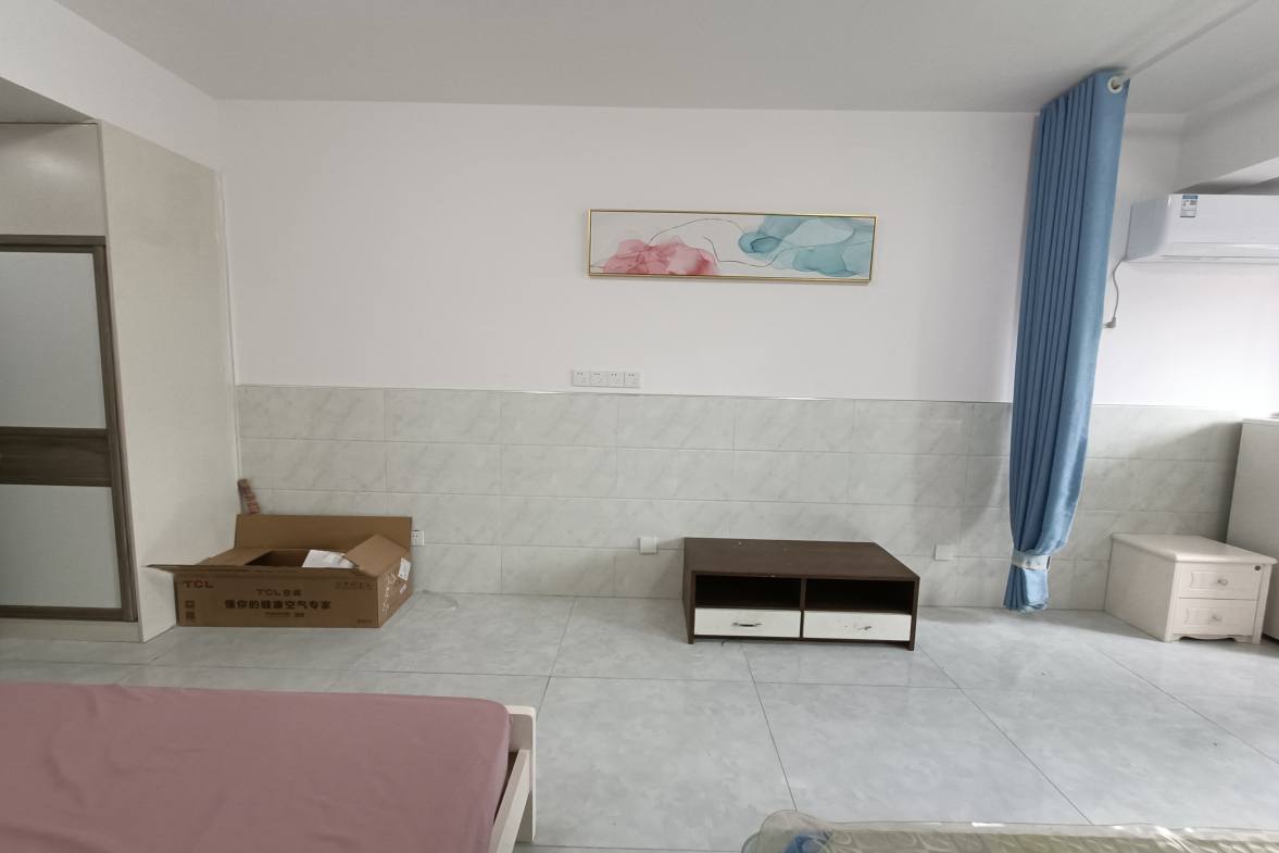 盛世时代广场  1室1厅1卫    34.8万客厅