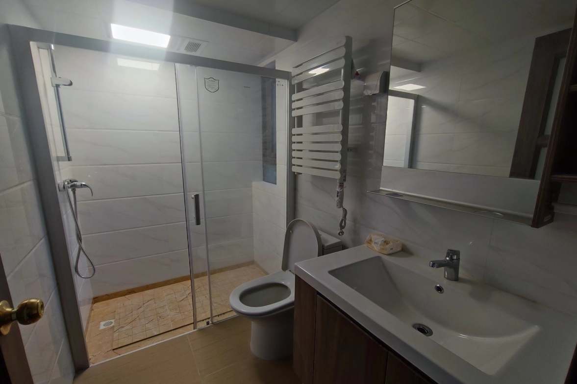 碧桂园豪园-二期  3室2厅2卫    2300.0元/月室内图