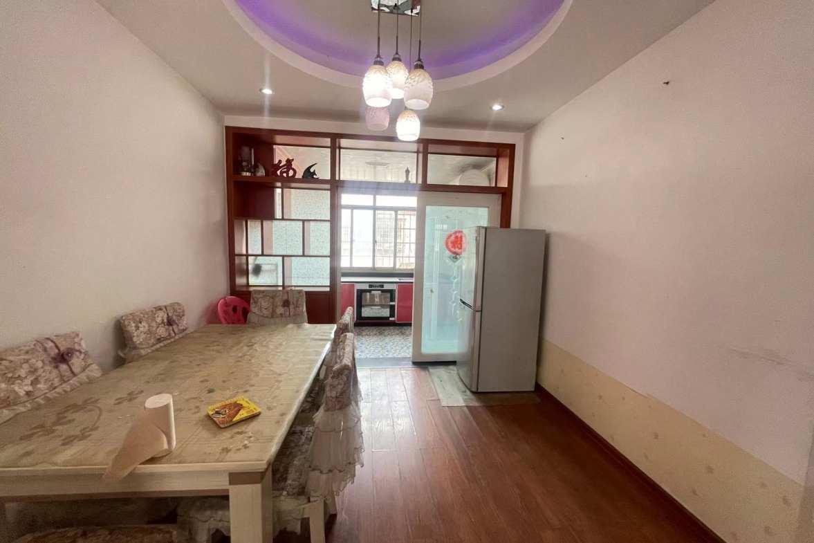 红旗红.静园  3室2厅2卫    56.8万客厅