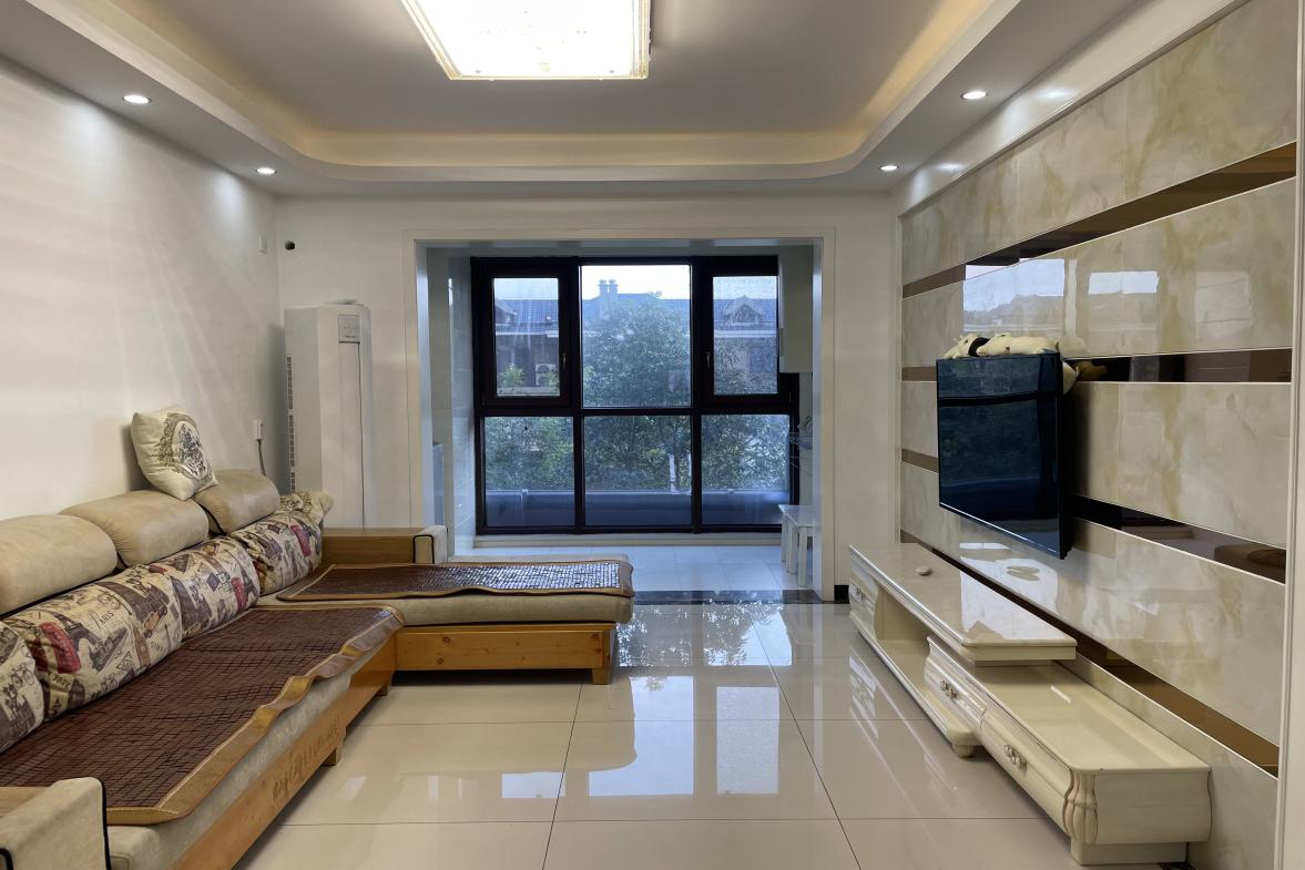 怡河园  3室2厅1卫    99.8万客厅