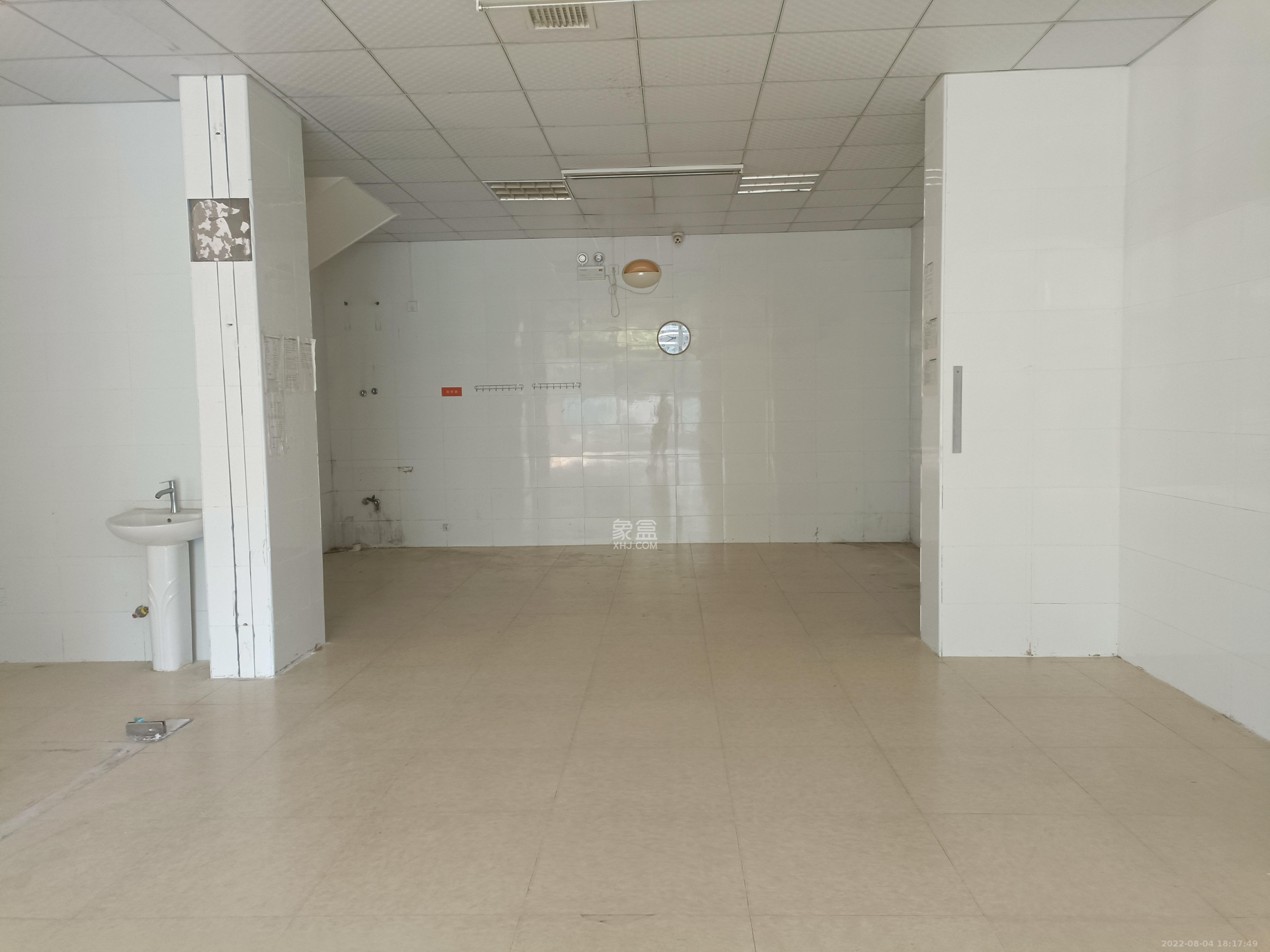 枫华府第   150.0㎡      8500.0元/月室内图