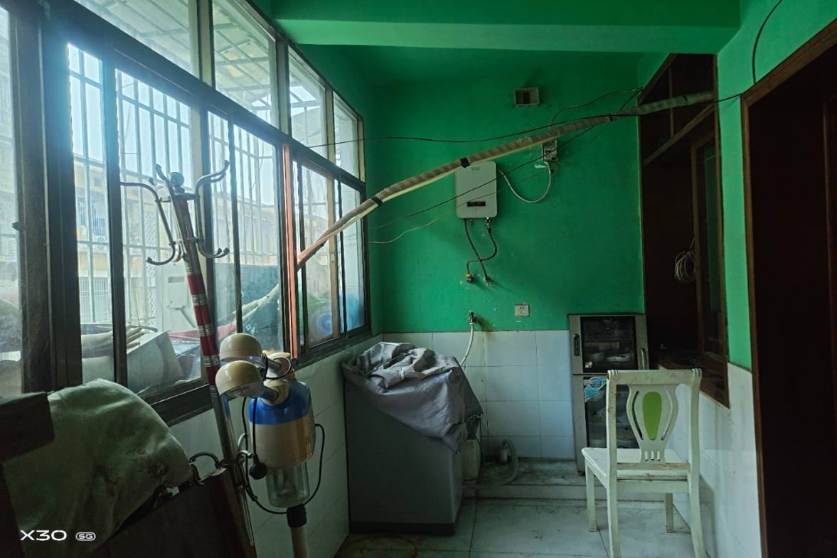 月塘生活小区  3室2厅2卫    1000.0元/月室内图