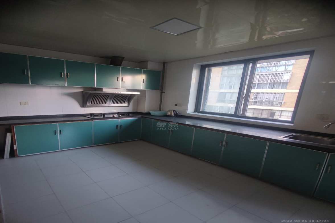 莱茵小镇  3室2厅2卫    1800.0元/月室内图