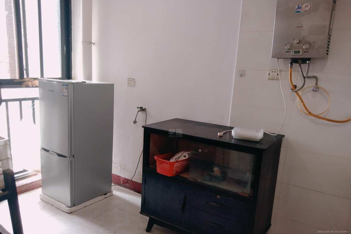 亿都国际城市首府 2室2厅1卫 1200.0元/月 亿都国际城市首府 2室2厅1卫 1200.0元/月室内图