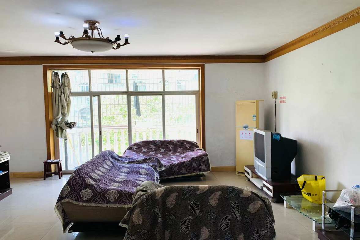 芷兰居  4室2厅2卫    1600.0元/月室内图