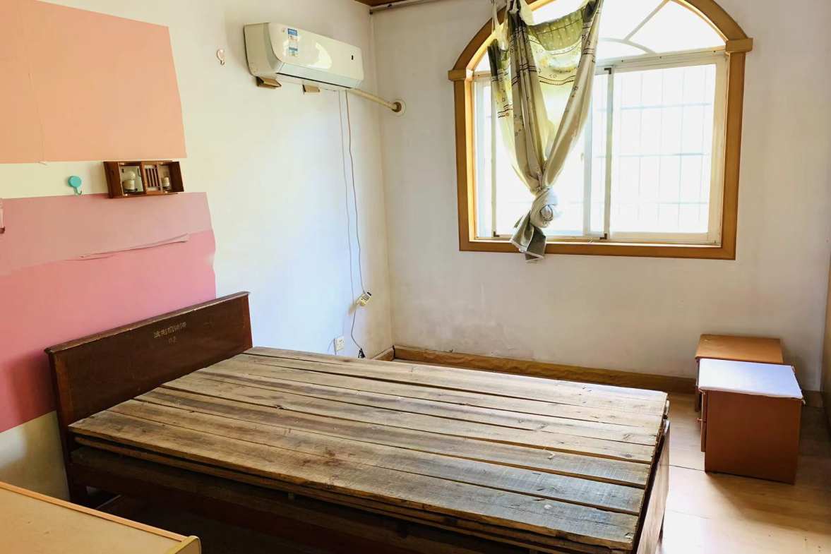 芷兰居  4室2厅2卫    1600.0元/月室内图