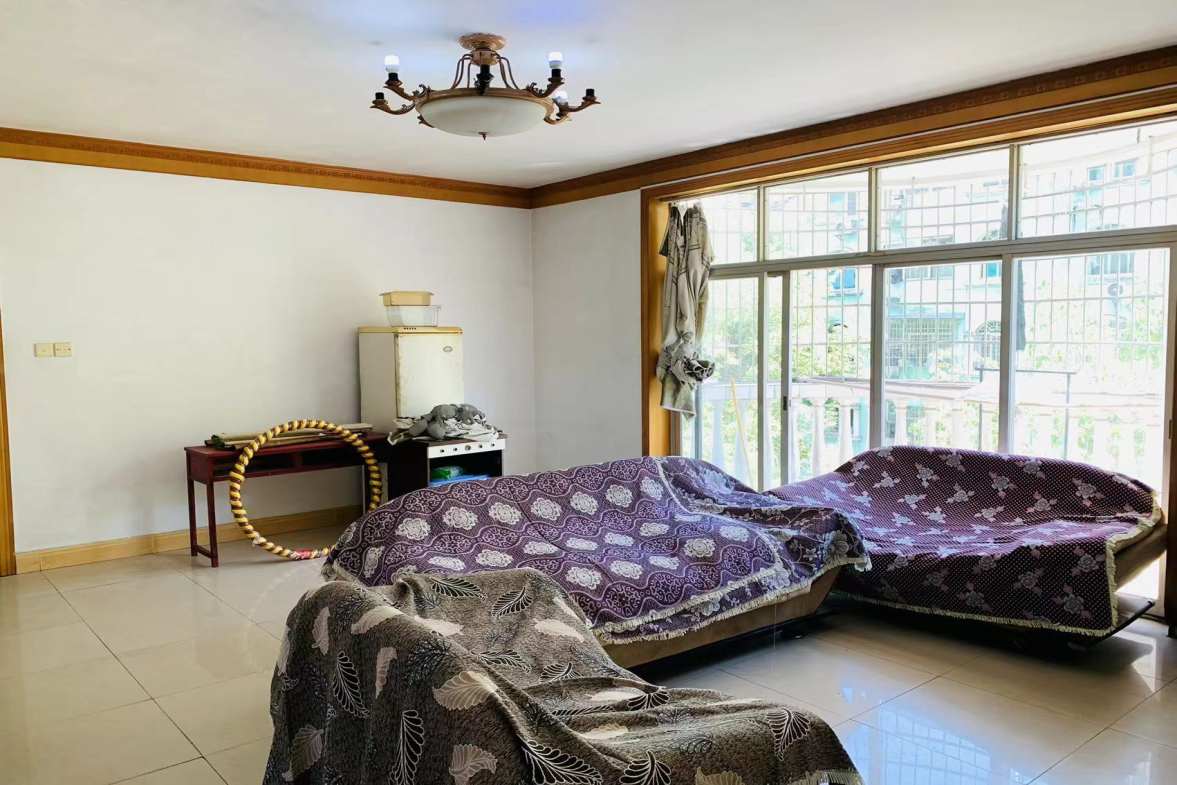 芷兰居  4室2厅2卫    1600.0元/月室内图