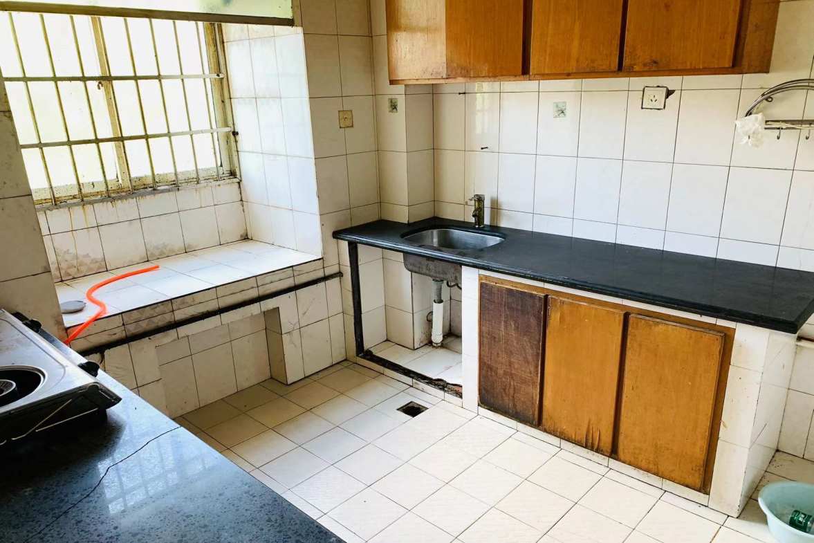 芷兰居  4室2厅2卫    1600.0元/月室内图