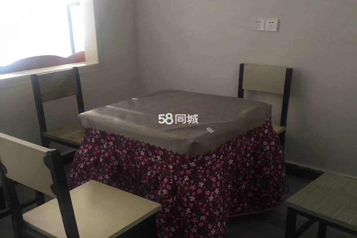 新九龙环球商业广场  2室1厅1卫    1400.0元/月室内图