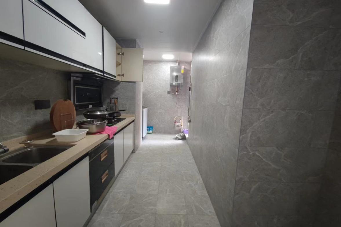 百弘学府城  3室2厅2卫    2000.0元/月户型图