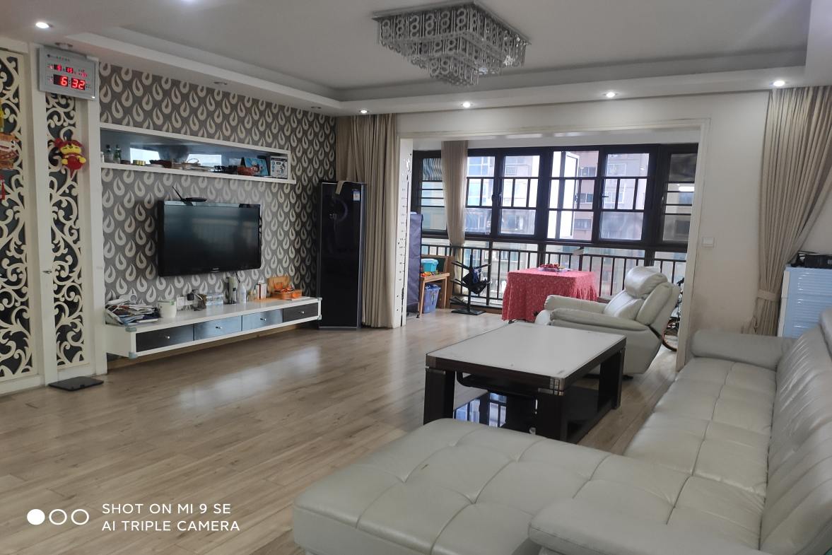 大同芙蓉 3室2厅2卫 2600.0元/月 大同芙蓉 3室2厅2卫 2600.0元/月室内图