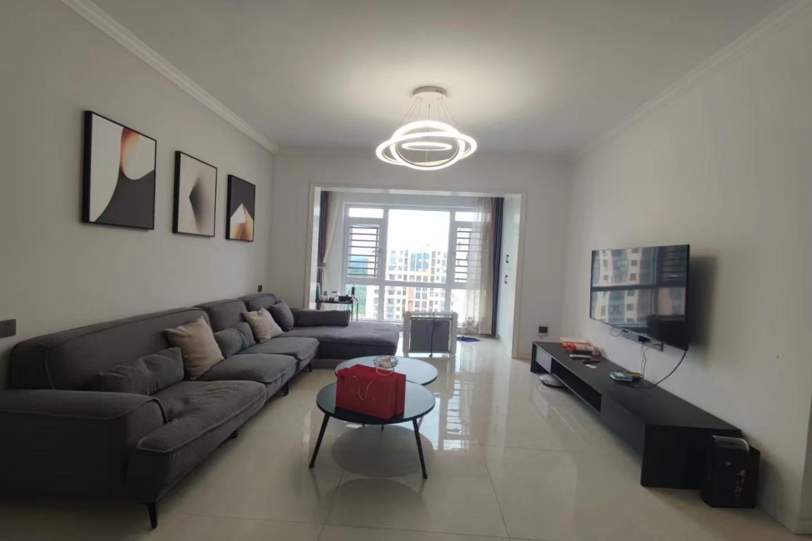 百弘学府城  3室2厅2卫    2000.0元/月户型图