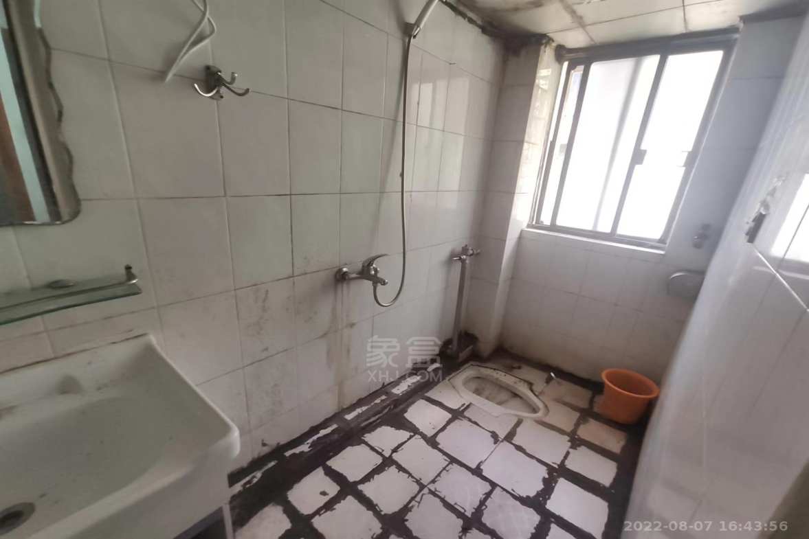 湘运小区金钩山路12号 2室2厅1卫 900.0元/月 湘运小区金钩山路12号 2室2厅1卫 900.0元/月室内图