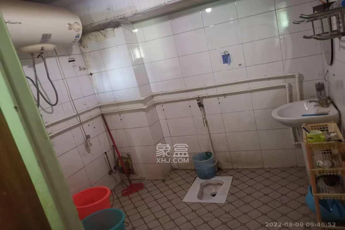 中南汽车世界  3室2厅1卫   1500.00元/月小区图