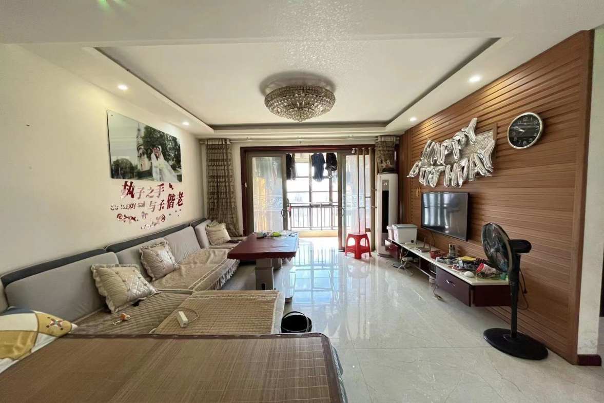 众一桂府  0室0厅0卫    68.8万客厅