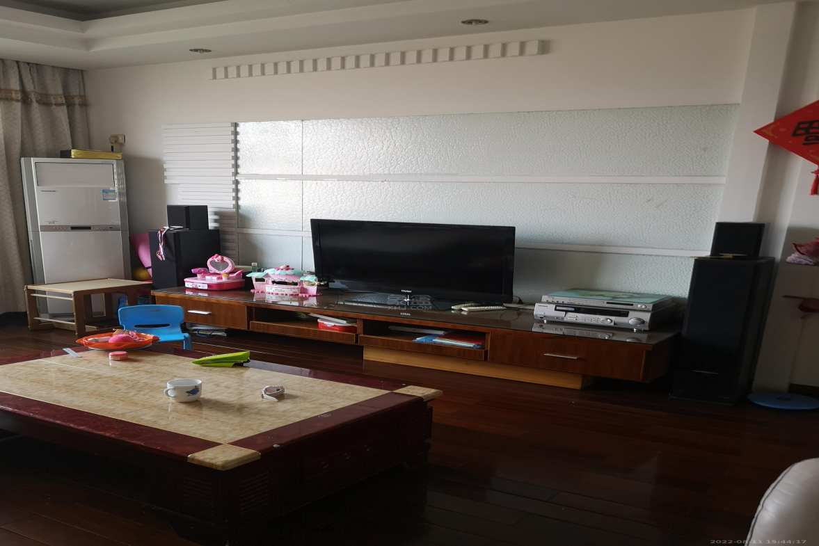 朝阳花园  3室2厅1卫    1800.0元/月室内图