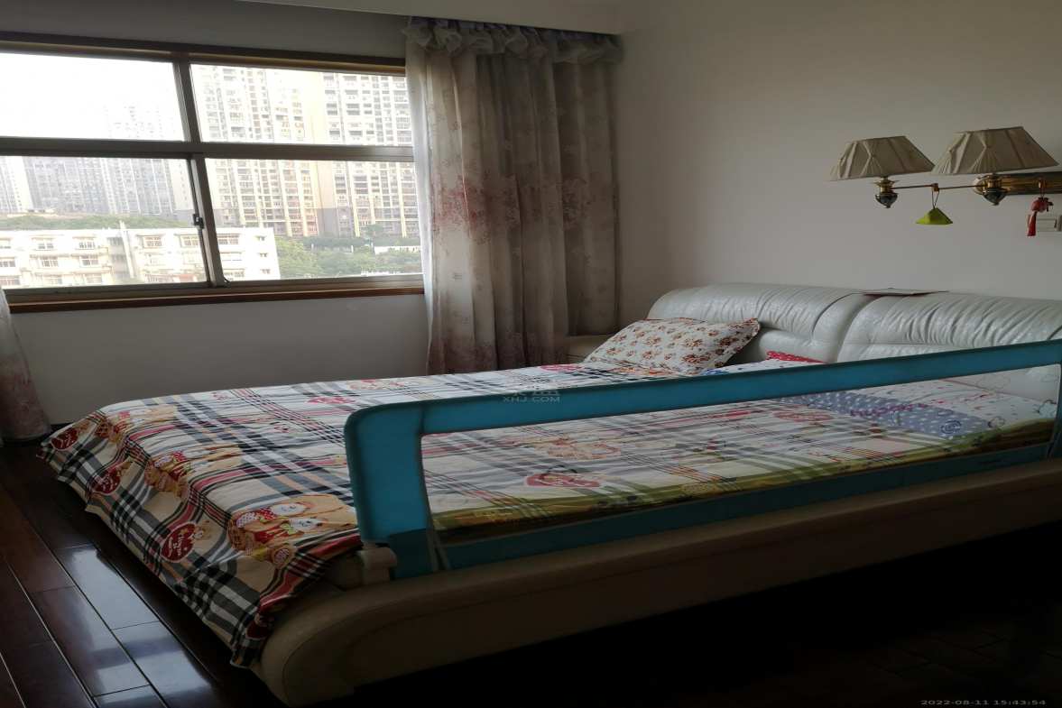 朝阳花园  3室2厅1卫    1800.0元/月室内图