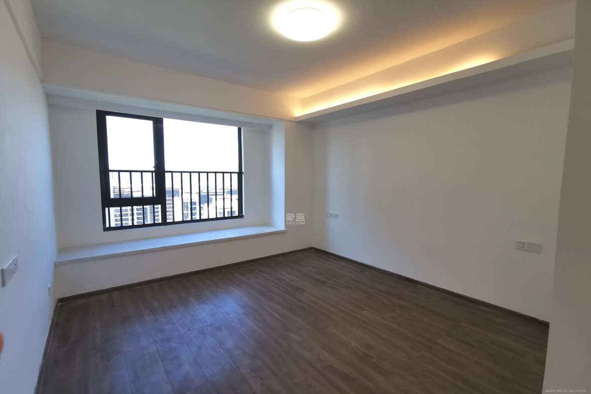 金茂建发观悦  4室2厅2卫    4000.0元/月室内图