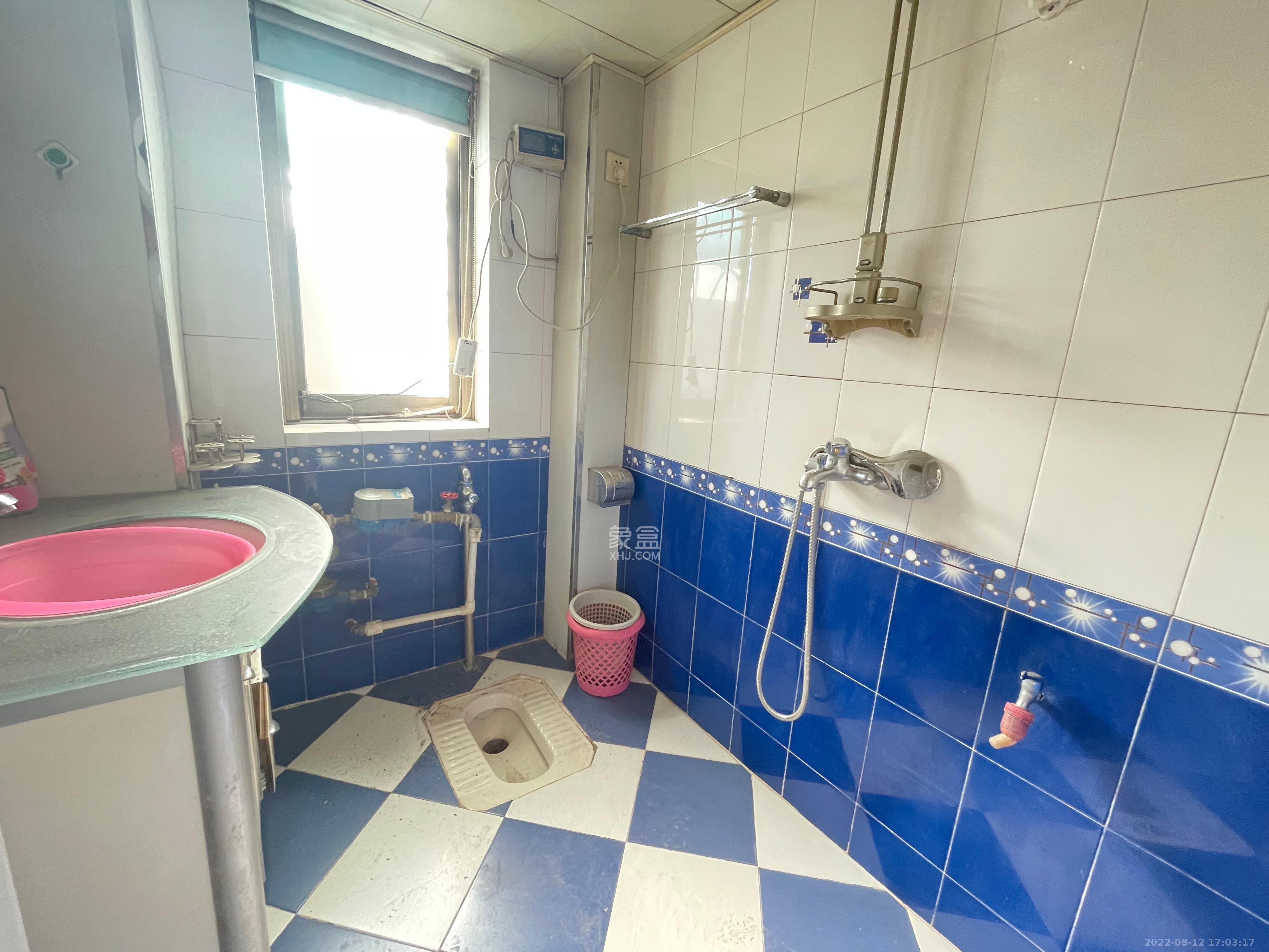 核工业湖南省矿冶局 3室2厅1卫 2400.0元/月