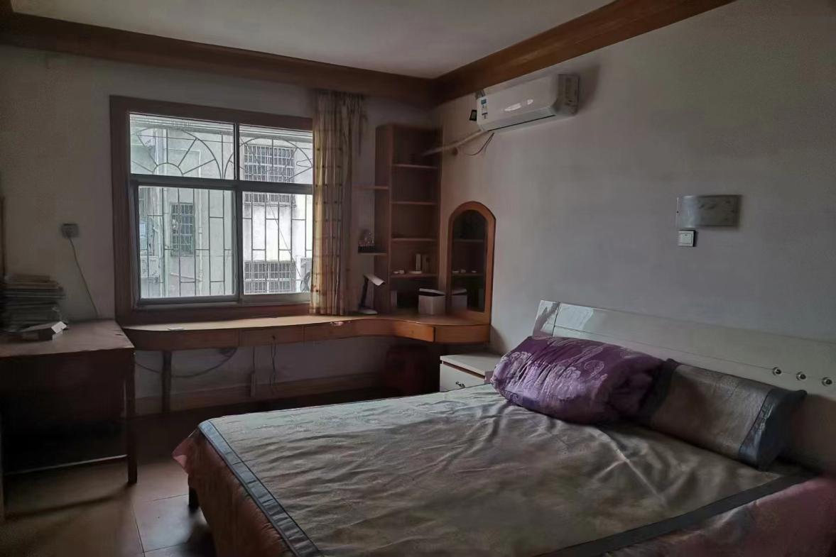 中欧阳光城 3室2厅1卫 450.0元/月 中欧阳光城 3室2厅1卫 450.0元/月室内图