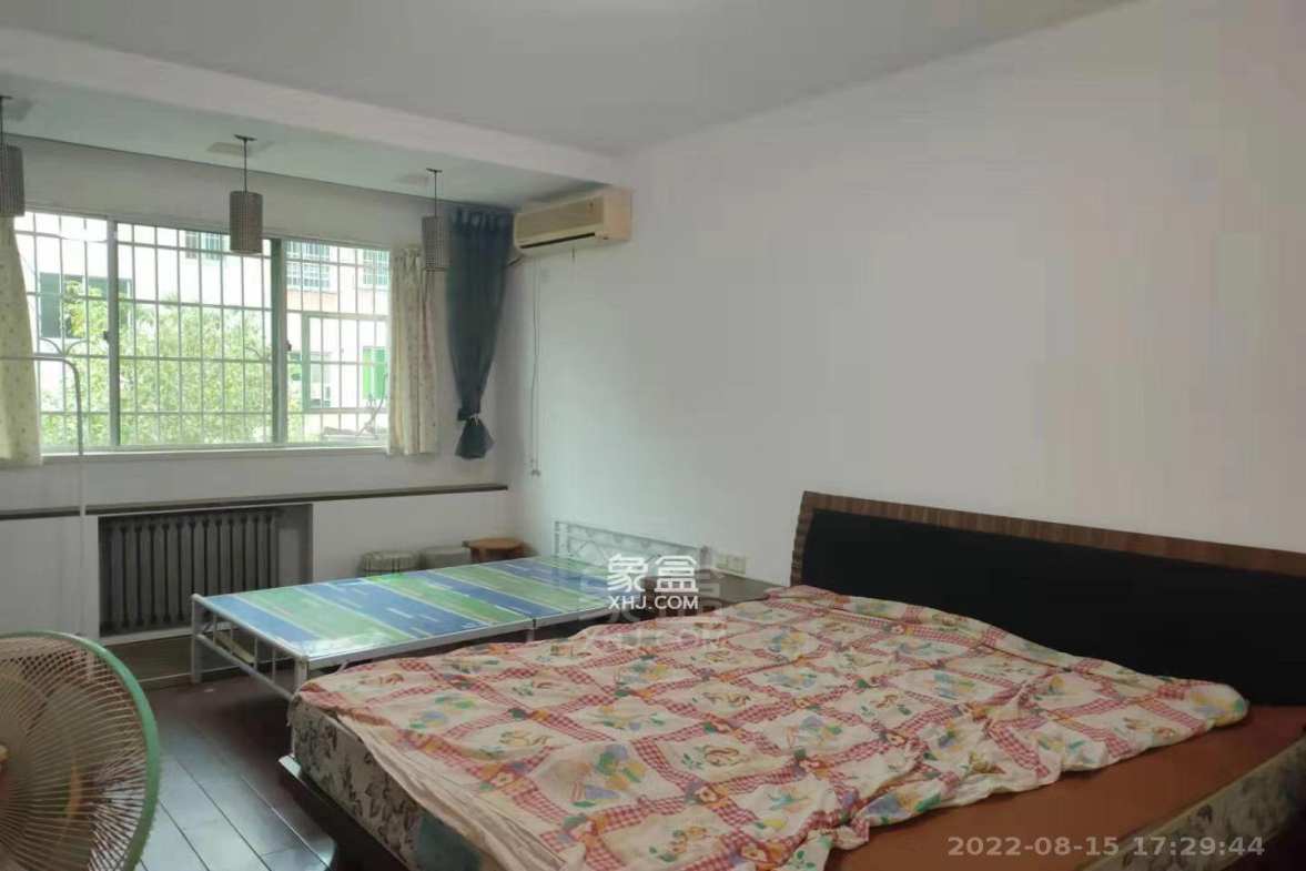 机关小区 4室2厅2卫 2000.0元/月 机关小区 4室2厅2卫 2000.0元/月室内图