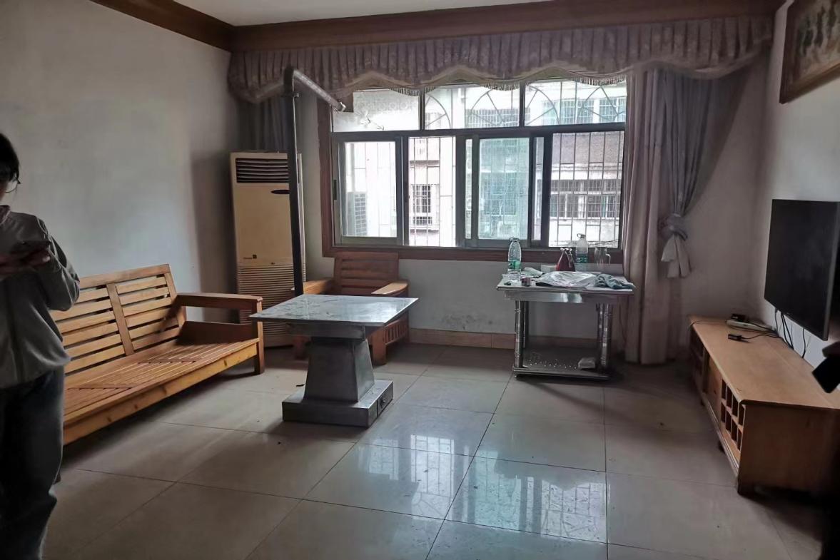 中欧阳光城 3室2厅1卫 450.0元/月 中欧阳光城 3室2厅1卫 450.0元/月室内图